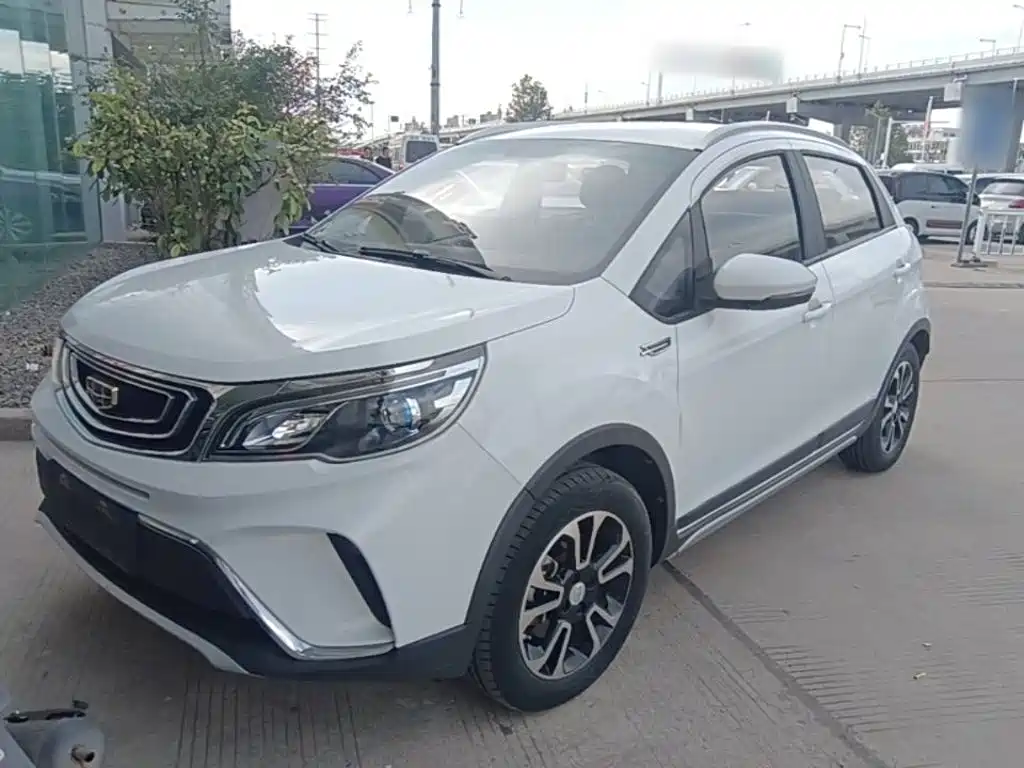 Фото 2 - Geely Vision X3