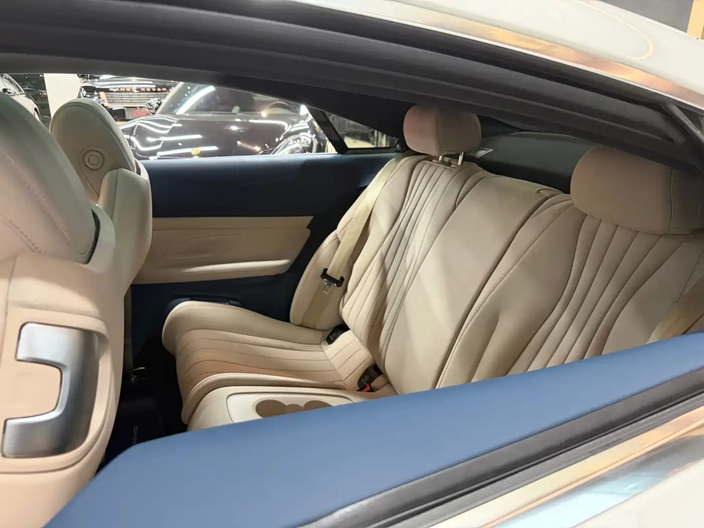 Mercedes-Benz E-Class, миниатюра 11
