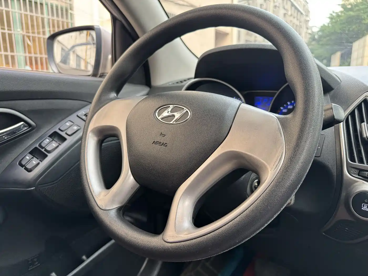 Hyundai Beijing Hyundai ix35 2013 2.0L Automatic 2WD Comfort GL China IV фото 14