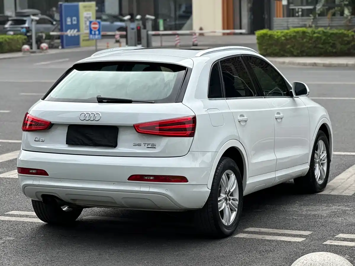 Audi Q3 2013 35 TFSI quattro Technology фото 20