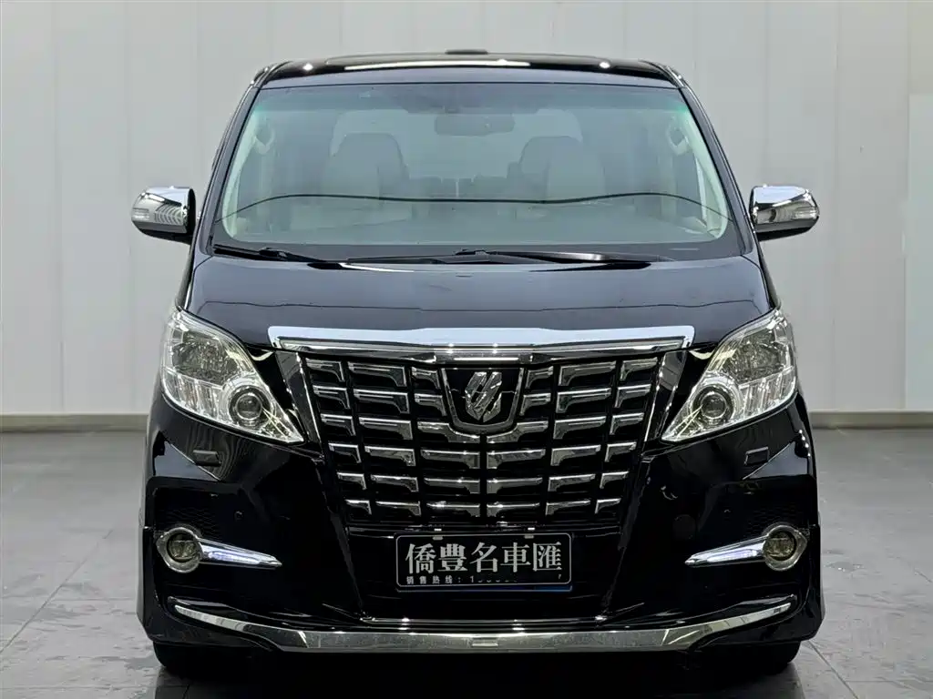 Toyota Alphard фото 2