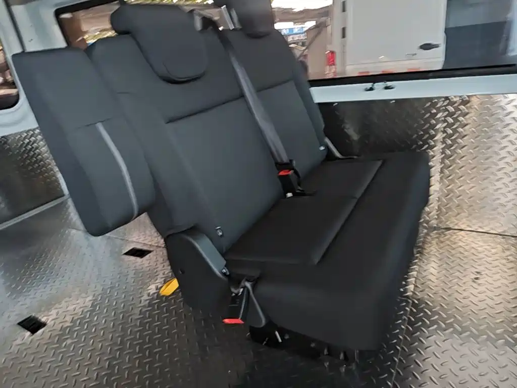 Jiangling JMC Fushun 2025 2025 Model 2.0T 6MT Diesel Medium Wheelbase Medium-High Roof Commercial MPV 7 Seats