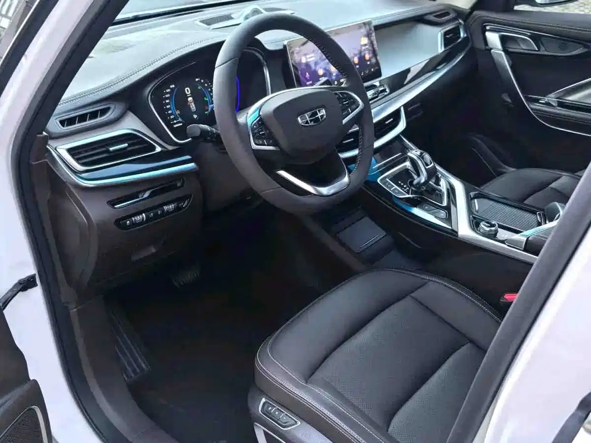 Фото 4 - Geely Jiaji