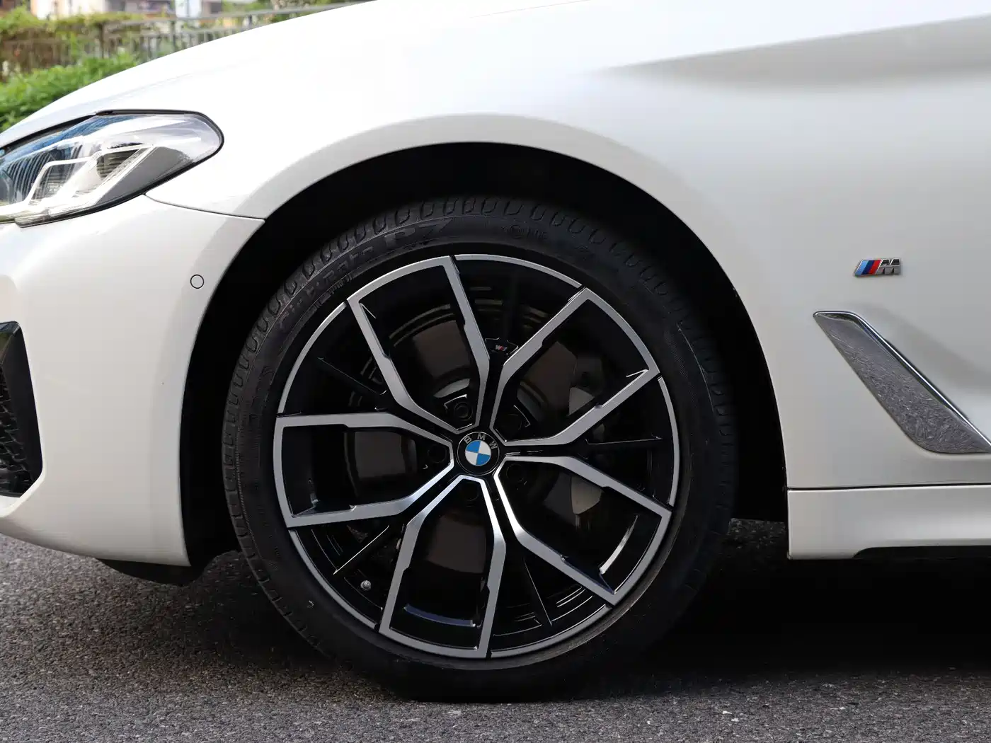 BMW 5 Series 2022 530Li Exclusive M Sport Package фото 8