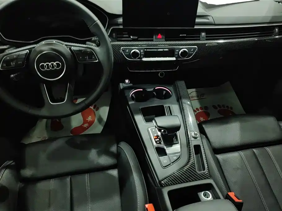 Audi A4L 2020 40 TFSI Luxury Dynamic фото 12