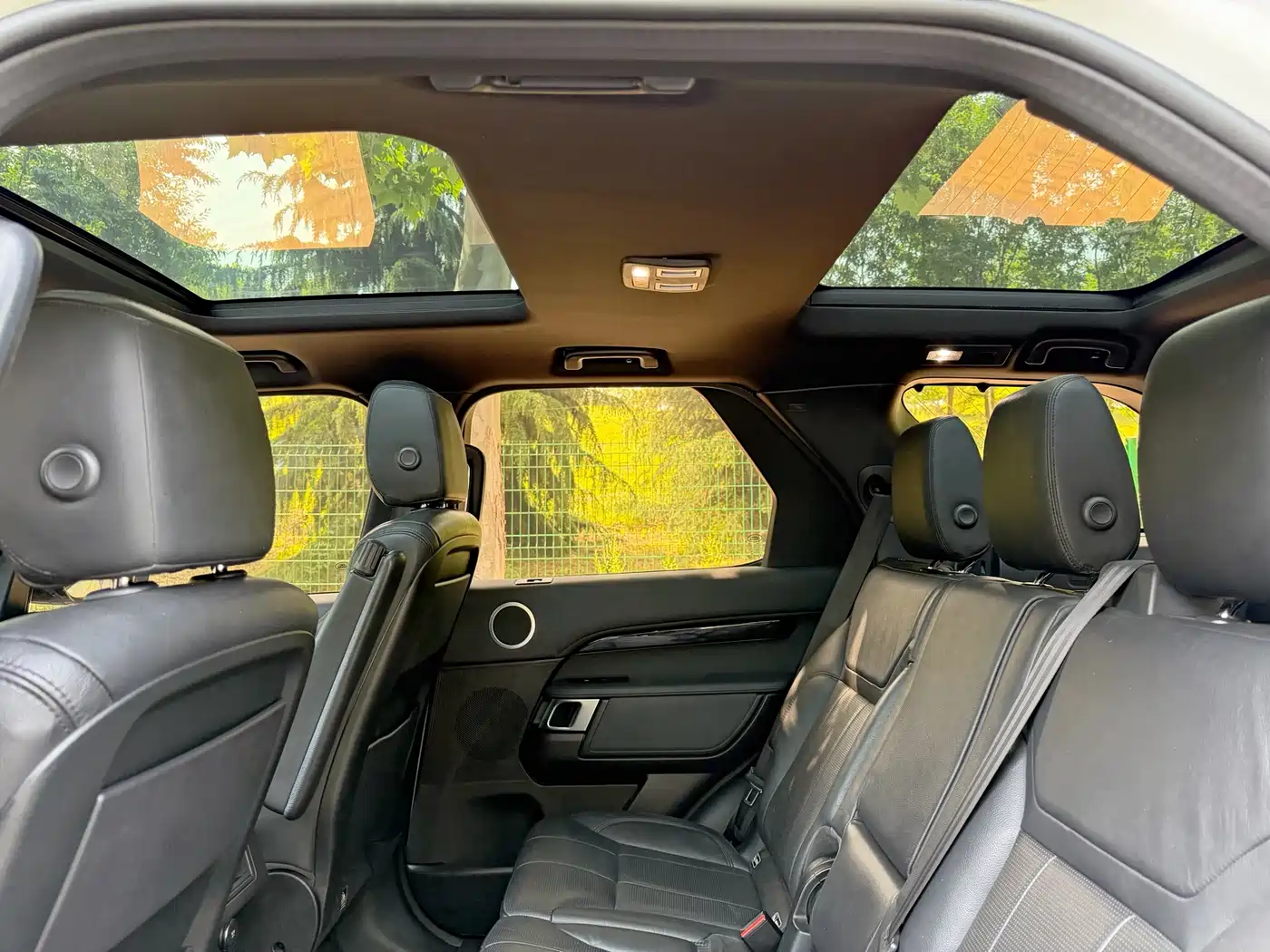 Land Rover Discovery 2019 3.0 SC V6 SE фото 14
