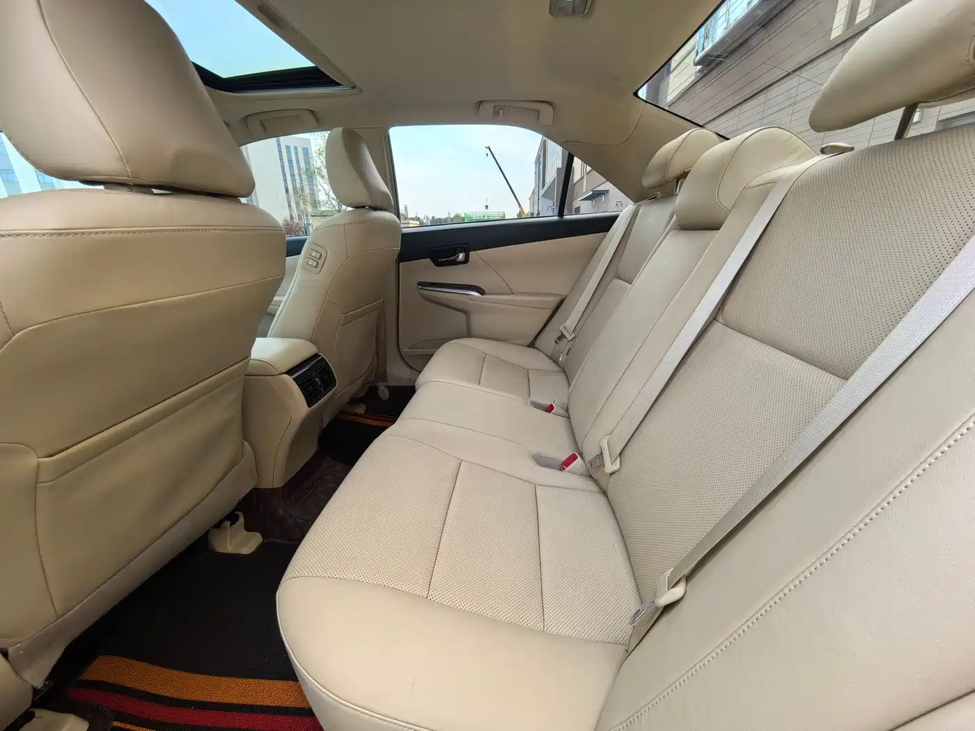 Toyota Camry 2015 2.0G Leading Edition фото 10