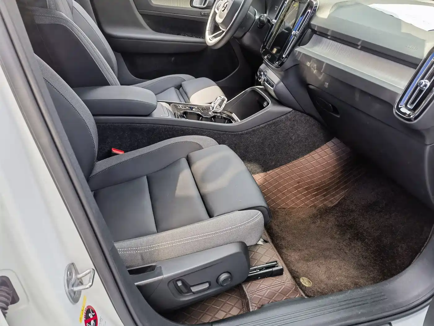 Volvo XC40 2024 2024 B3 Smart Elite Luxury Edition