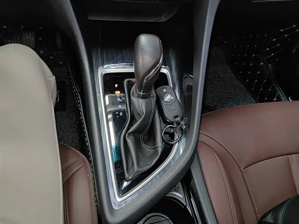 Buick GL6 2019 18T 6-seat Connected Luxury China VI фото 10