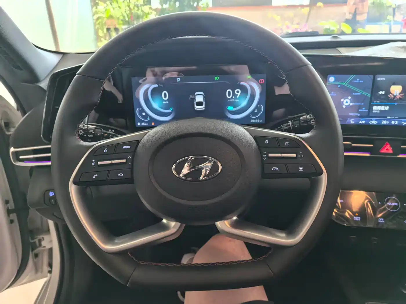 Hyundai Elantra 2022 1.5L CVT 20th Anniversary Edition фото 9
