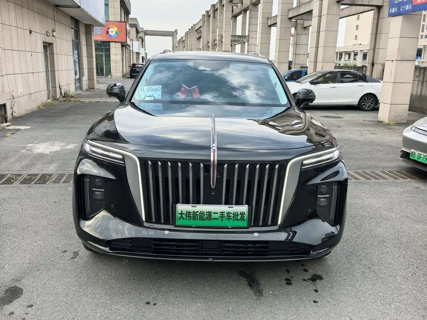 Hongqi E-HS9 2022 660km Qi Chang Edition (6-seater) фото 2