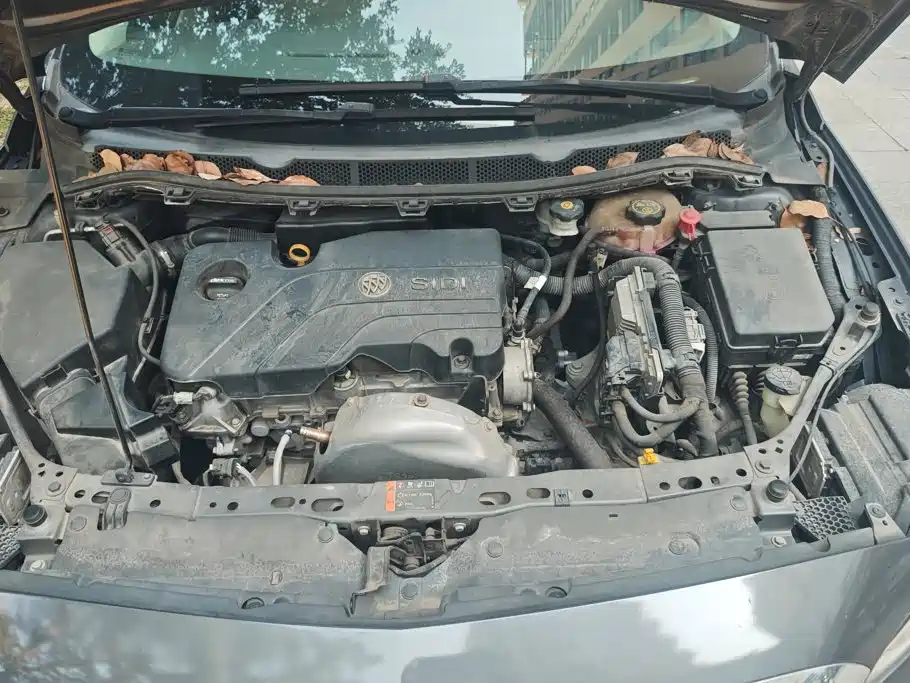 Photo 10 - Buick Verano