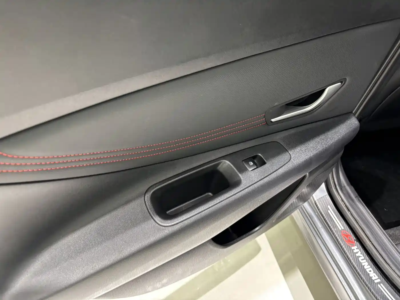 Hyundai Elantra 2022 1.5L CVT 20th Anniversary Edition фото 17
