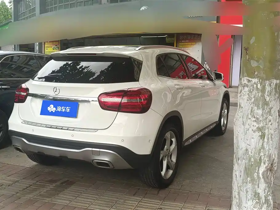 Mercedes-Benz GLA 2018 GLA 200 Dynamic фото 3