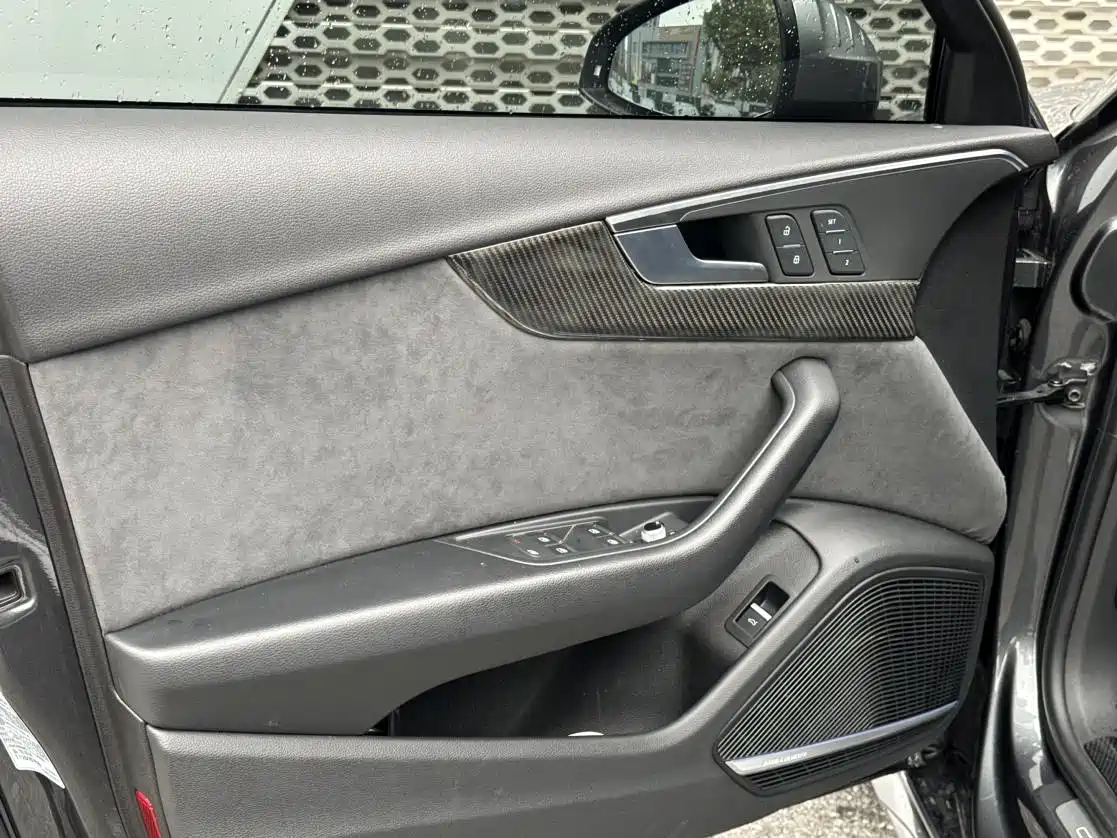 Audi A4L 2020 40 TFSI quattro Luxury Dynamic фото 13