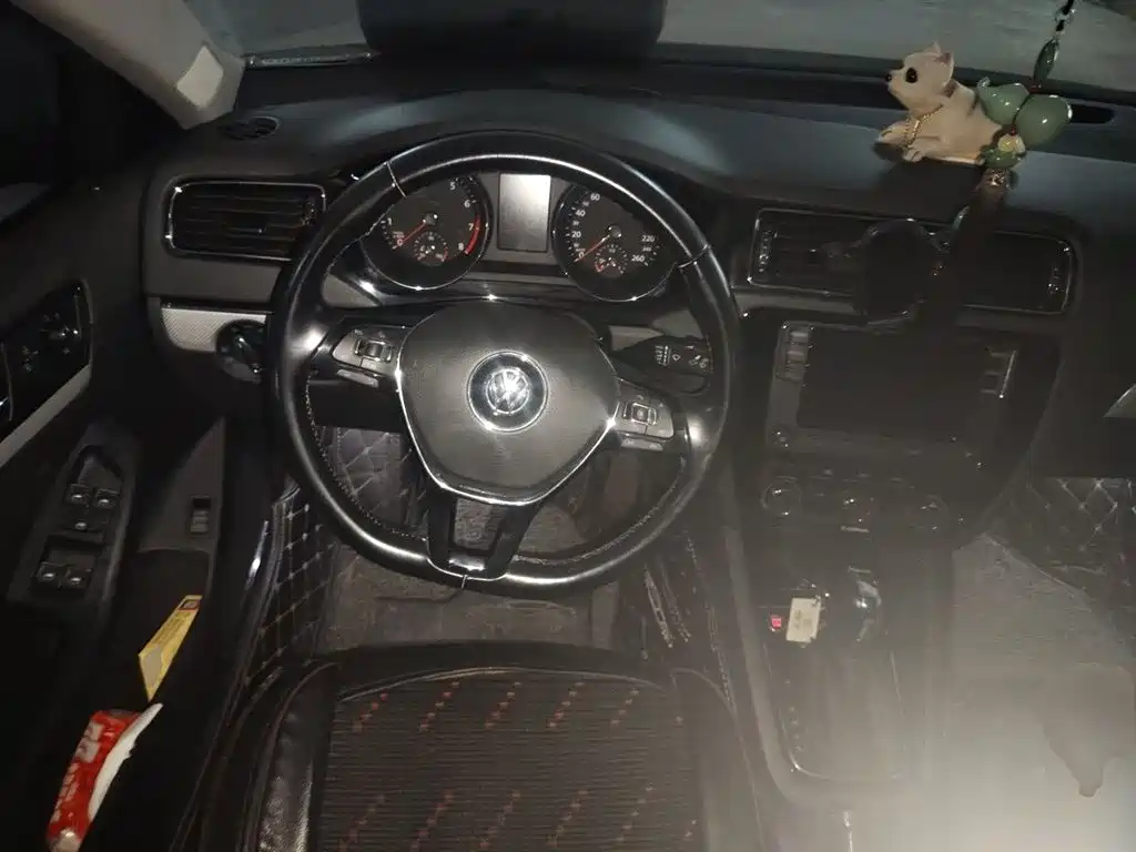 Volkswagen Sagitar 2017 230TSI Automatic Comfort фото 3