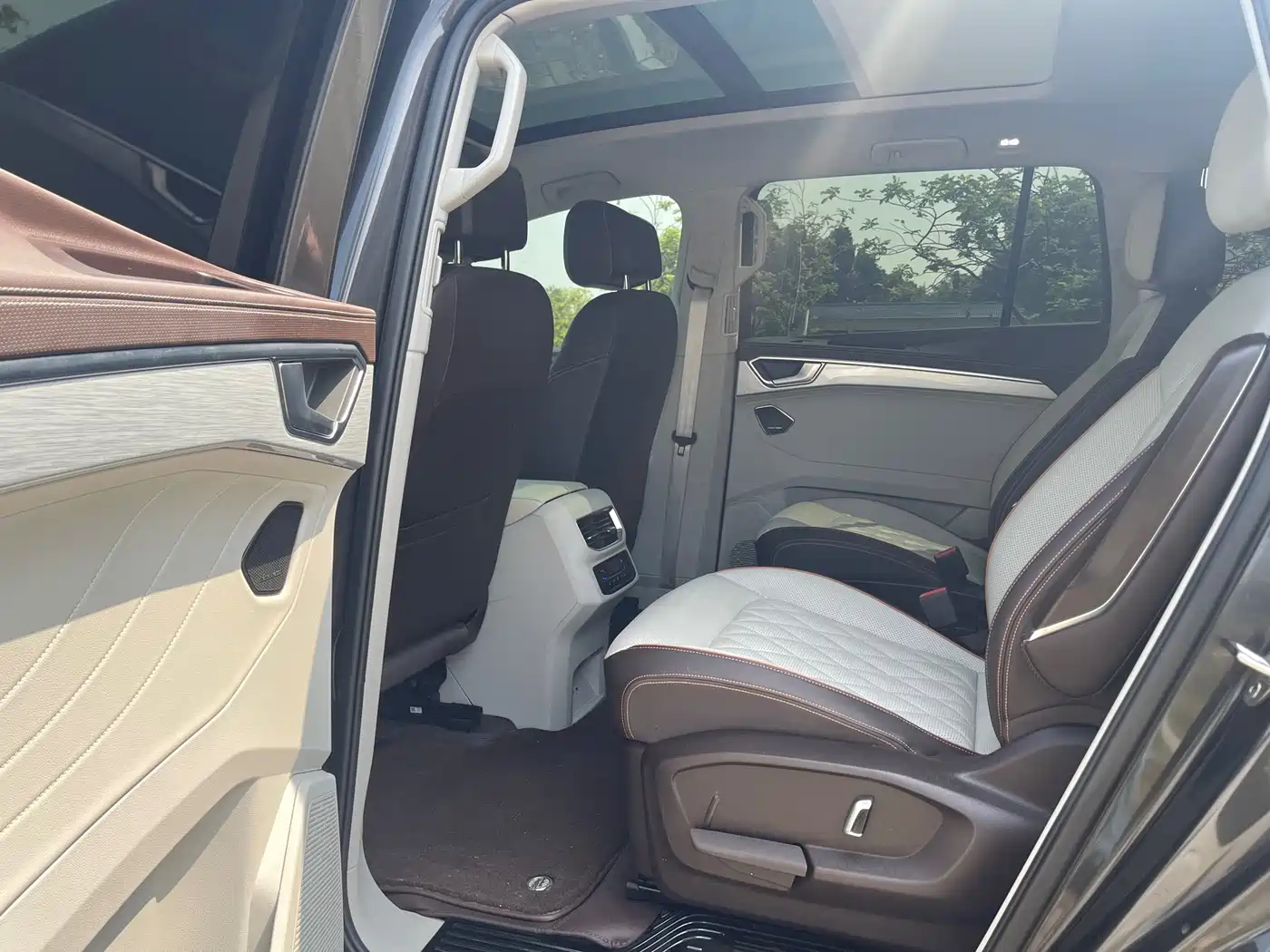 Volkswagen Talagon 2023 Facelift 530TSI 4WD Flagship Victory Pro Edition 6-Seater фото 8