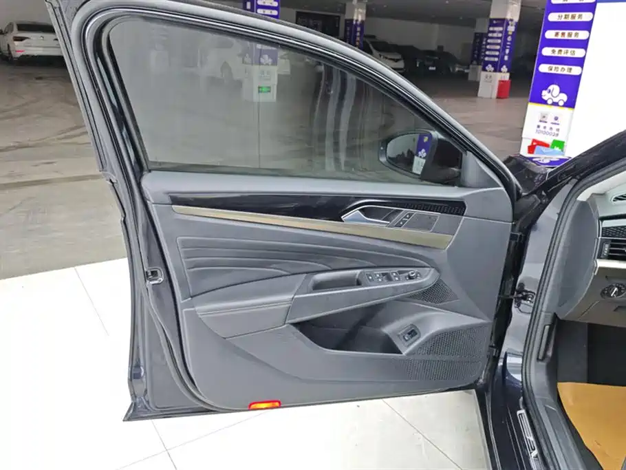 Volkswagen Passat 2019 330TSI Elite (China V) фото 7