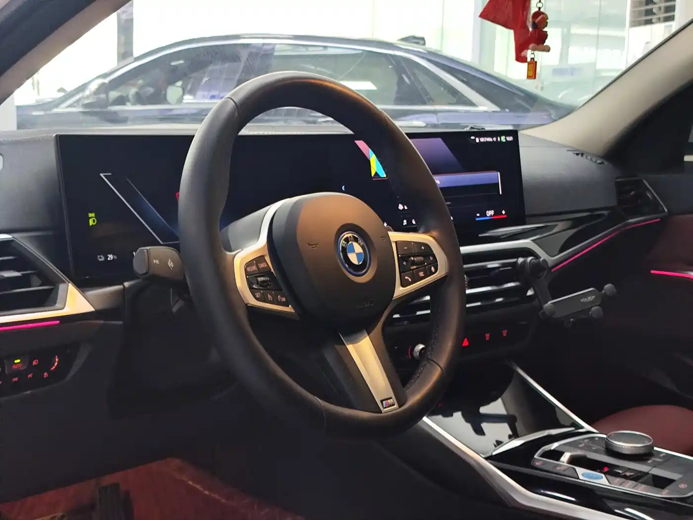 BMW i3 2024 eDrive 35 L фото 11