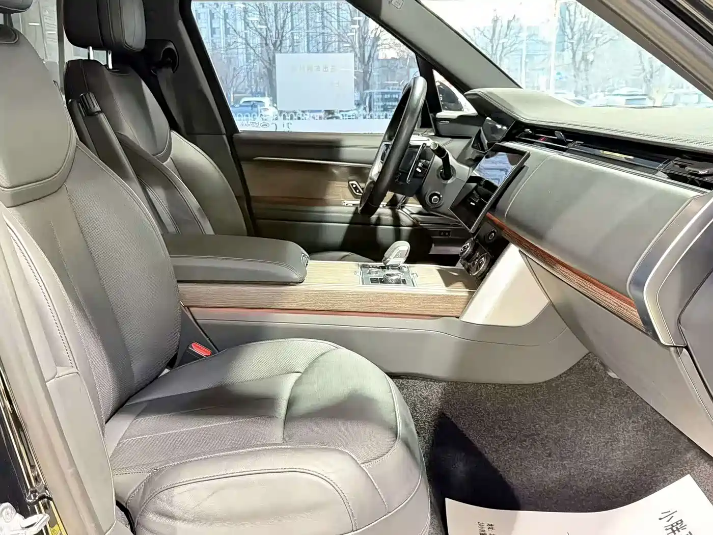 Land Rover Range Rover 2023 2023 3.0 L6 400PS Golden Age 7-Seater Long Wheelbase