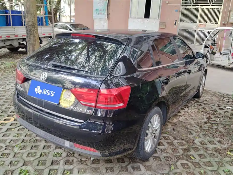 Volkswagen Lavida Tour 2013 1.4TSI Automatic Luxury фото 3