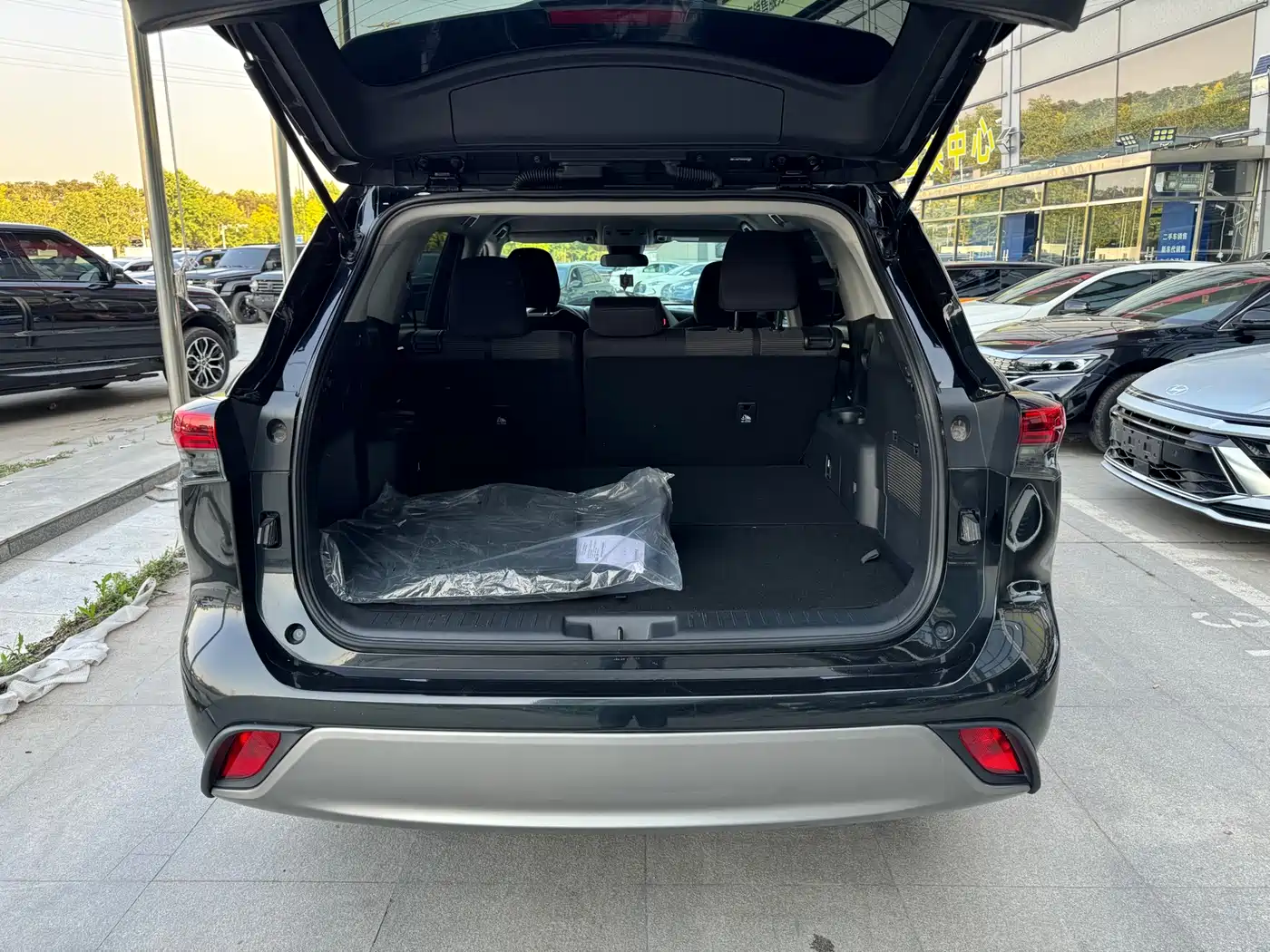 Toyota Highlander 2024 2.5L Smart Hybrid 2WD Elite 5-seater фото 11