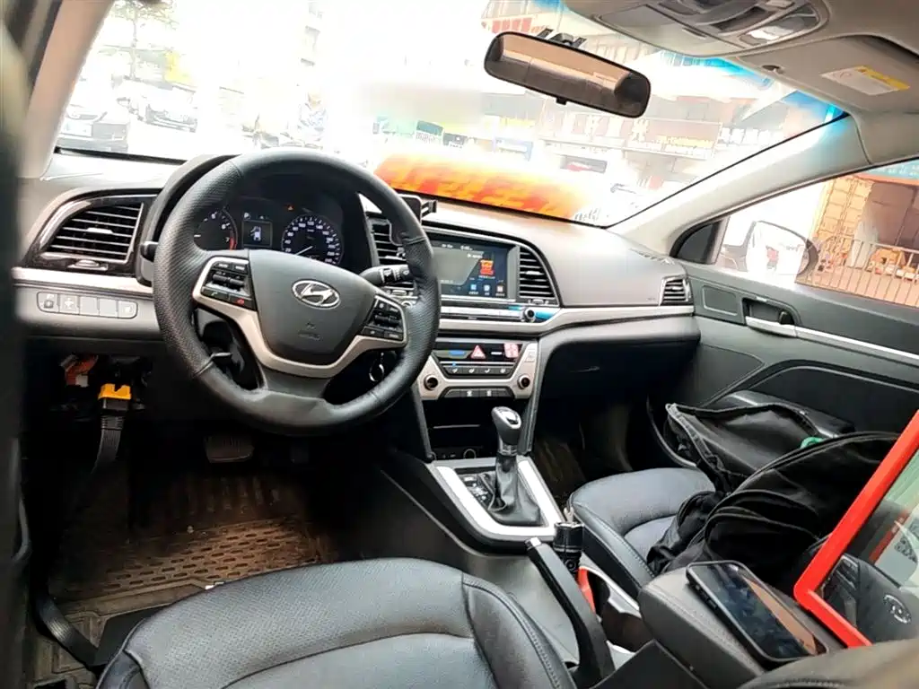 Hyundai Elantra 2016 Model 1.6L Automatic Smart Elite фото 10