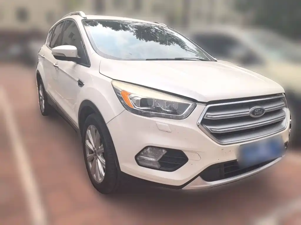 Фото 24 - Ford Kuga