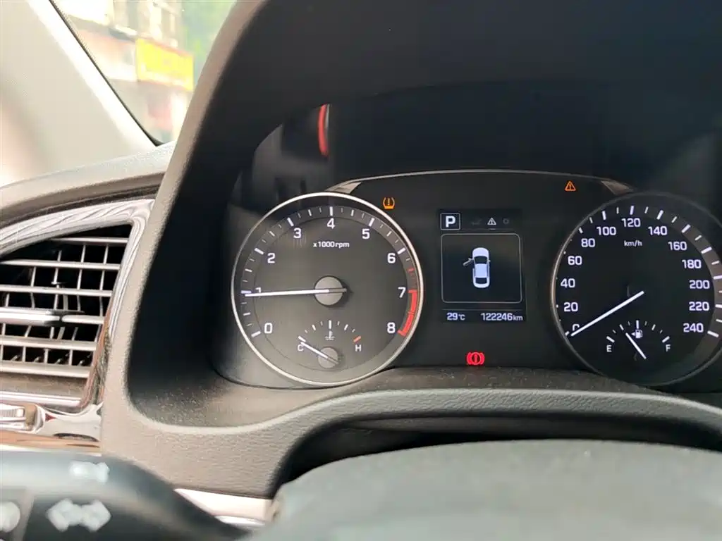 Hyundai Elantra 2016 Model 1.6L Automatic Smart Elite фото 12