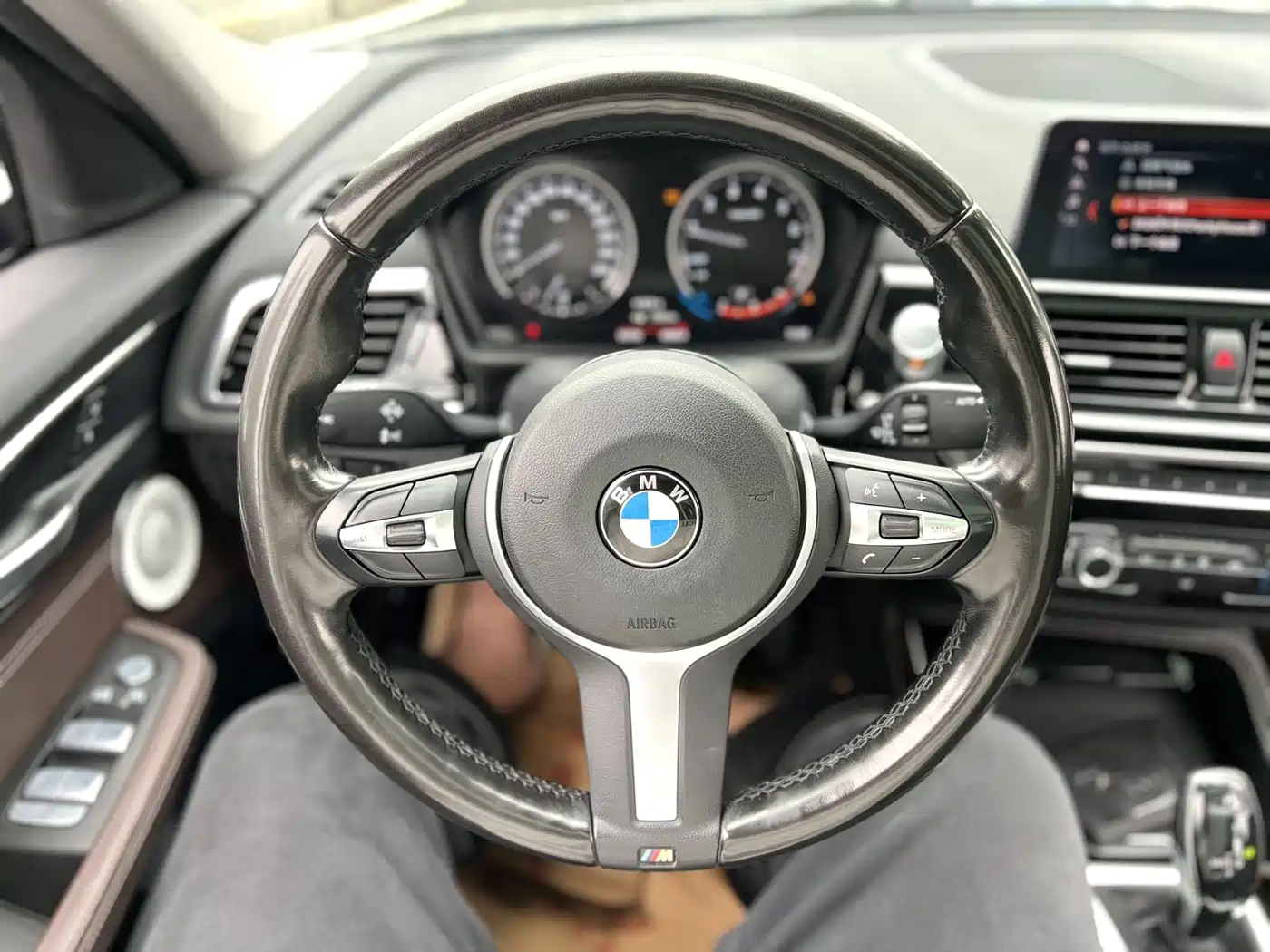 BMW 1 Series 2021 120i M Sport Shadow Edition фото 3