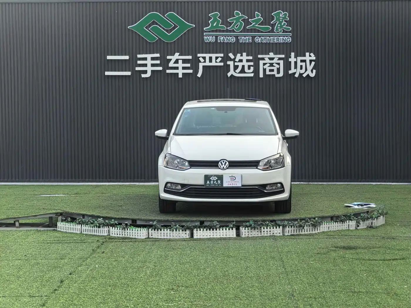 Volkswagen Polo 2016 1.6L Automatic Comfort фото 2