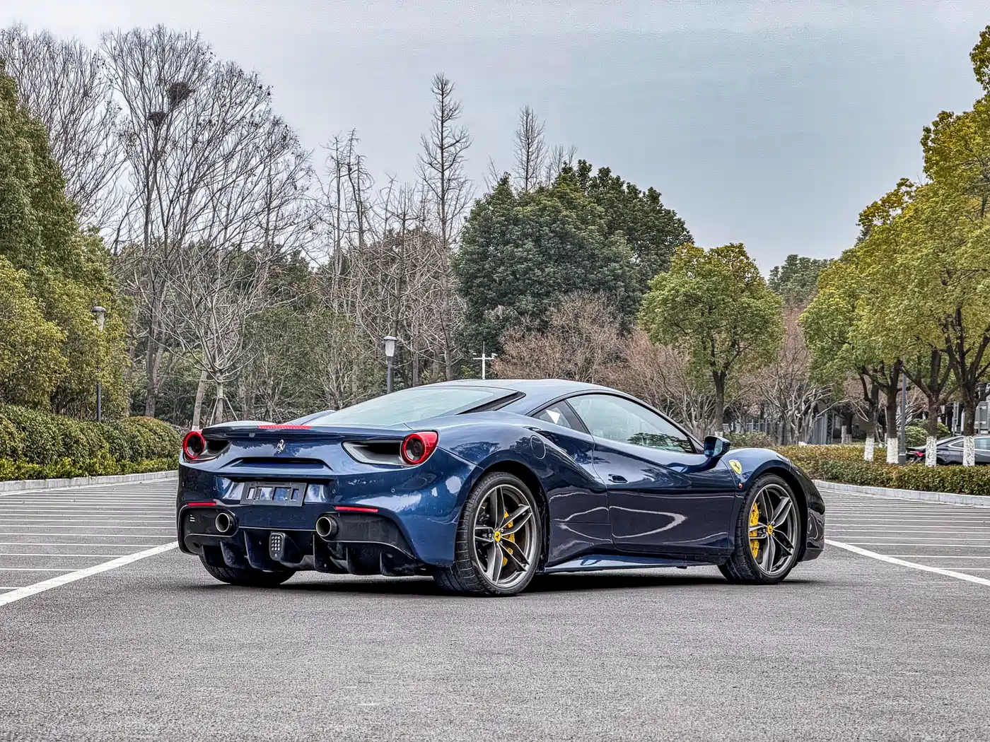 FERRARI 488