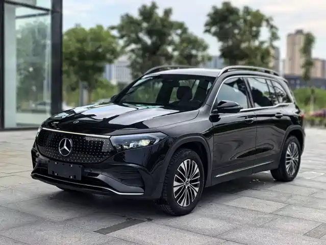 Mercedes-Benz EQB 2025