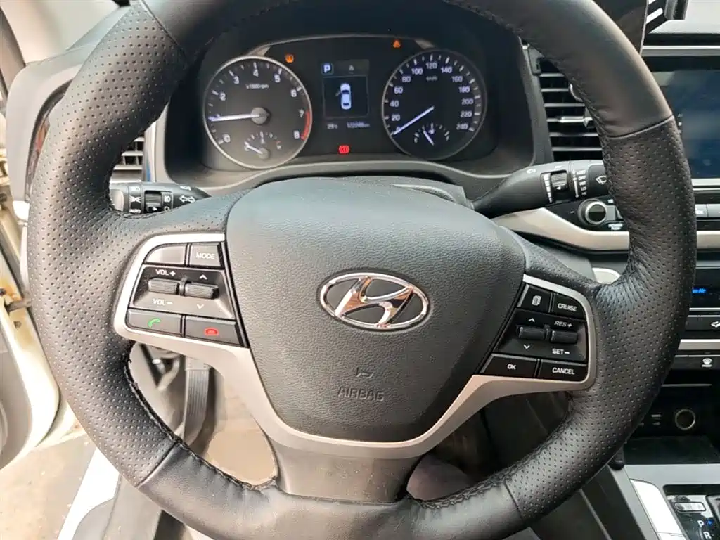 Hyundai Elantra 2016 Model 1.6L Automatic Smart Elite фото 11