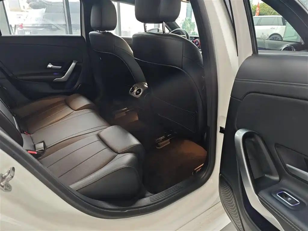 Mercedes-Benz A-Class 2022 A 200 L Sport Sedan Dynamic фото 4
