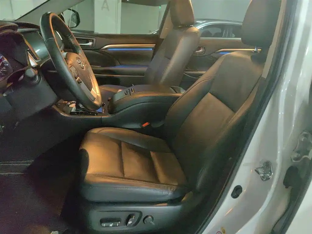 Toyota Highlander 2018 2.0T 4WD Ultimate 7-seater China VI фото 8