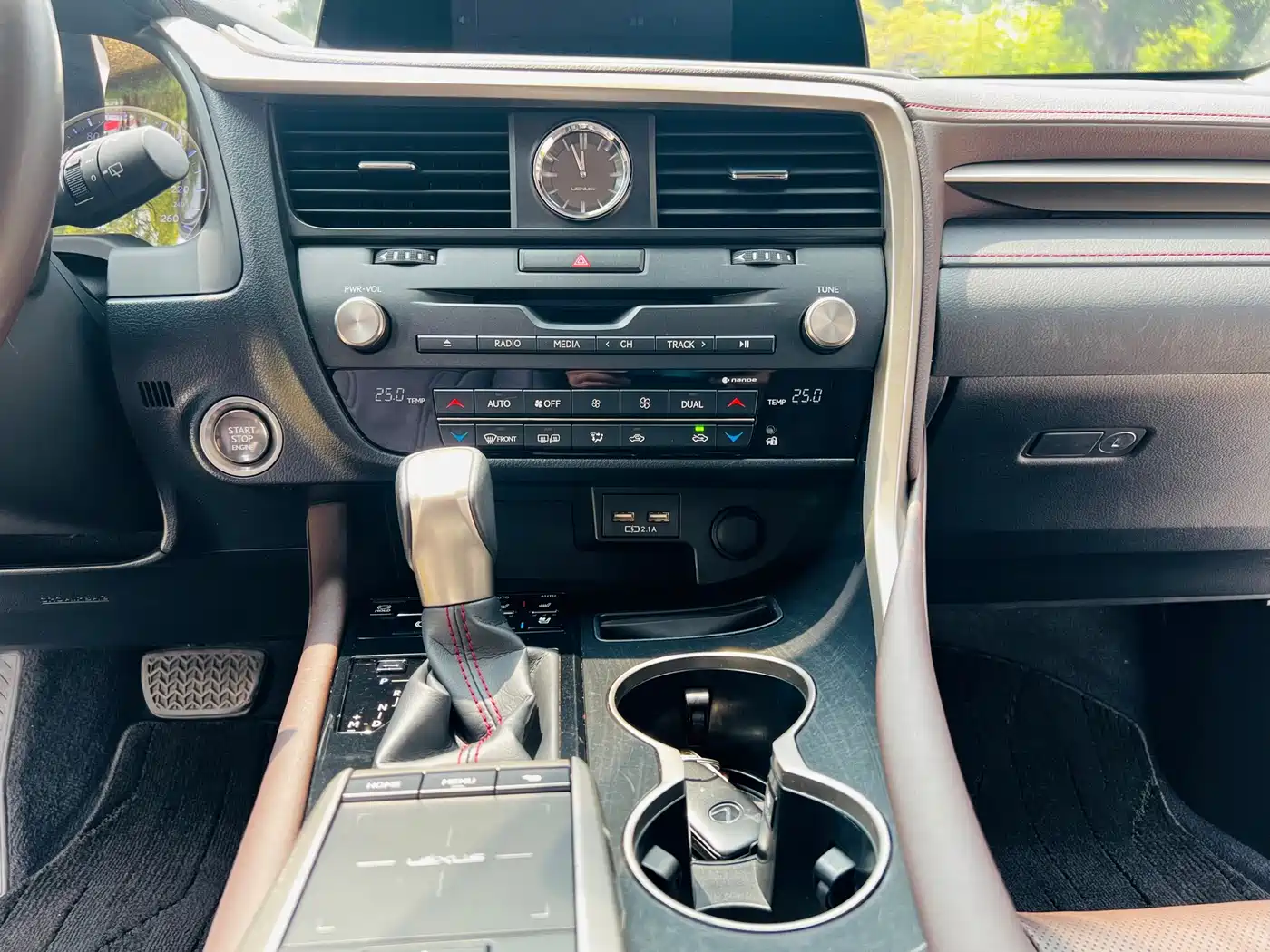 Lexus RX 2020 Facelift 300 AWD Elegance Edition фото 16