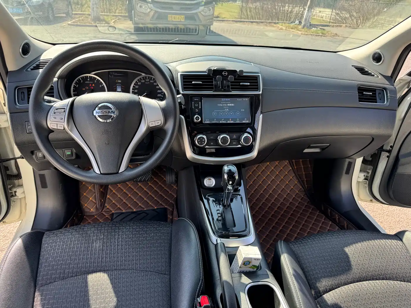 صورة 18 - Nissan Tiida