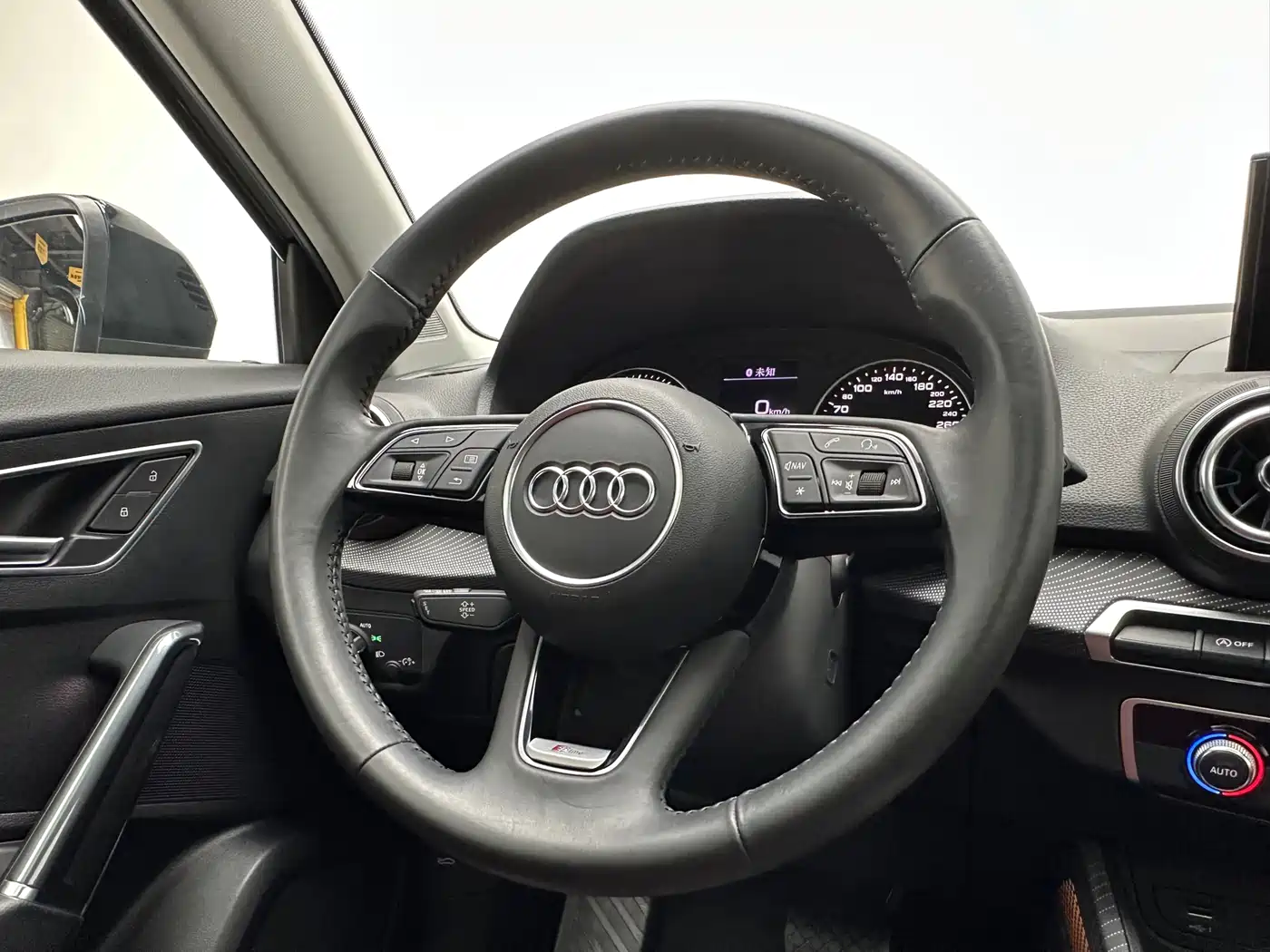 Audi Q2L 2021 Model 35 TFSI Fashion Dynamic фото 9