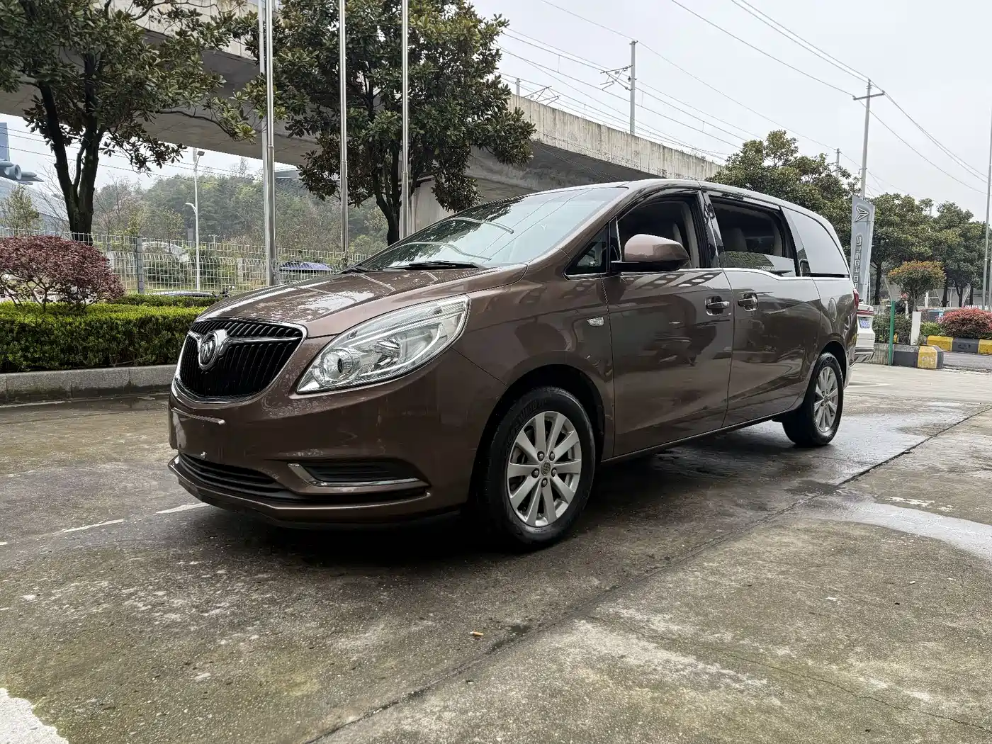 Buick GL8 2018 28T Comfort China VI фото 2