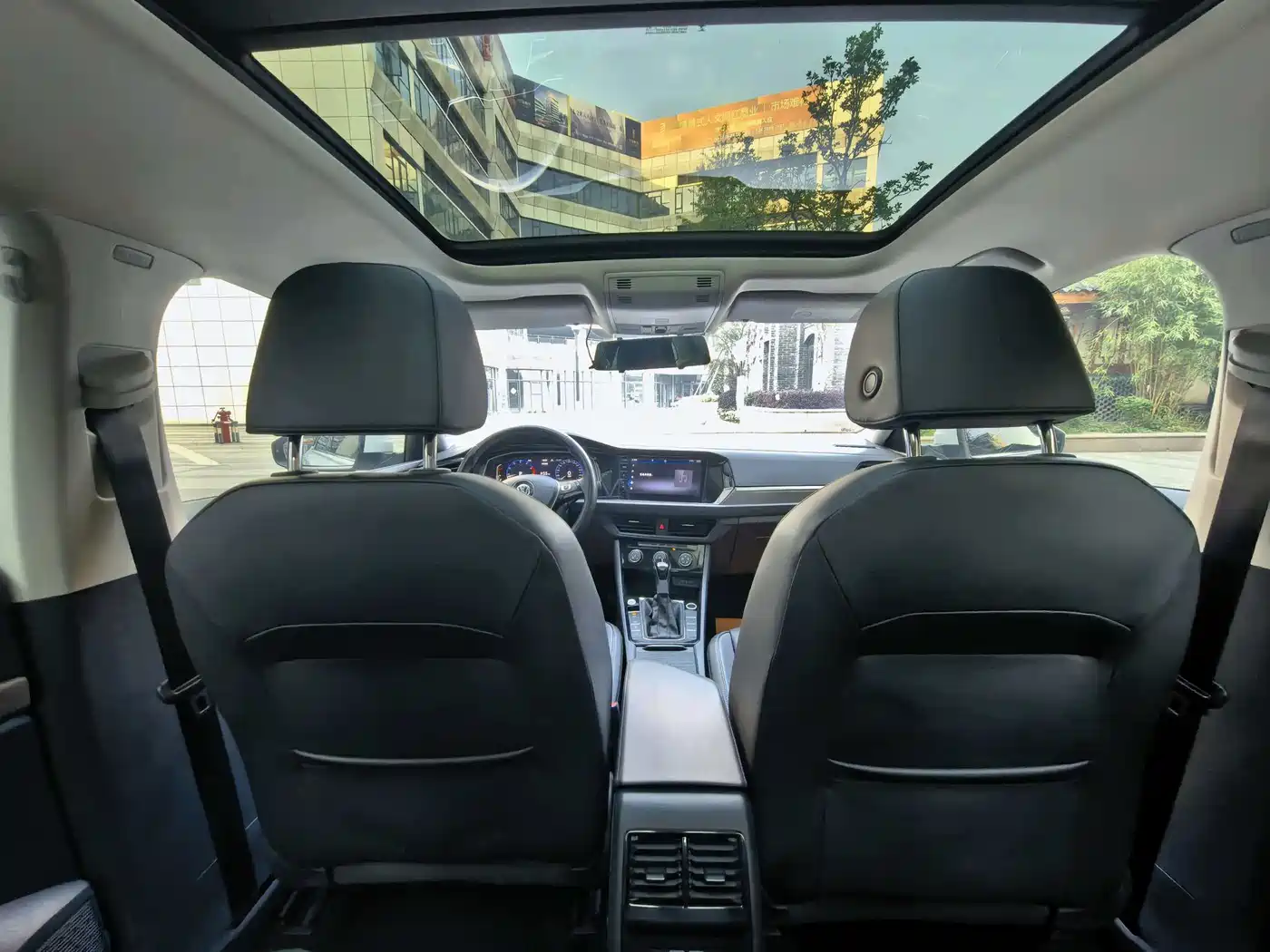 Volkswagen Sagitar 2022 280TSI DSG Surpassing Edition фото 14