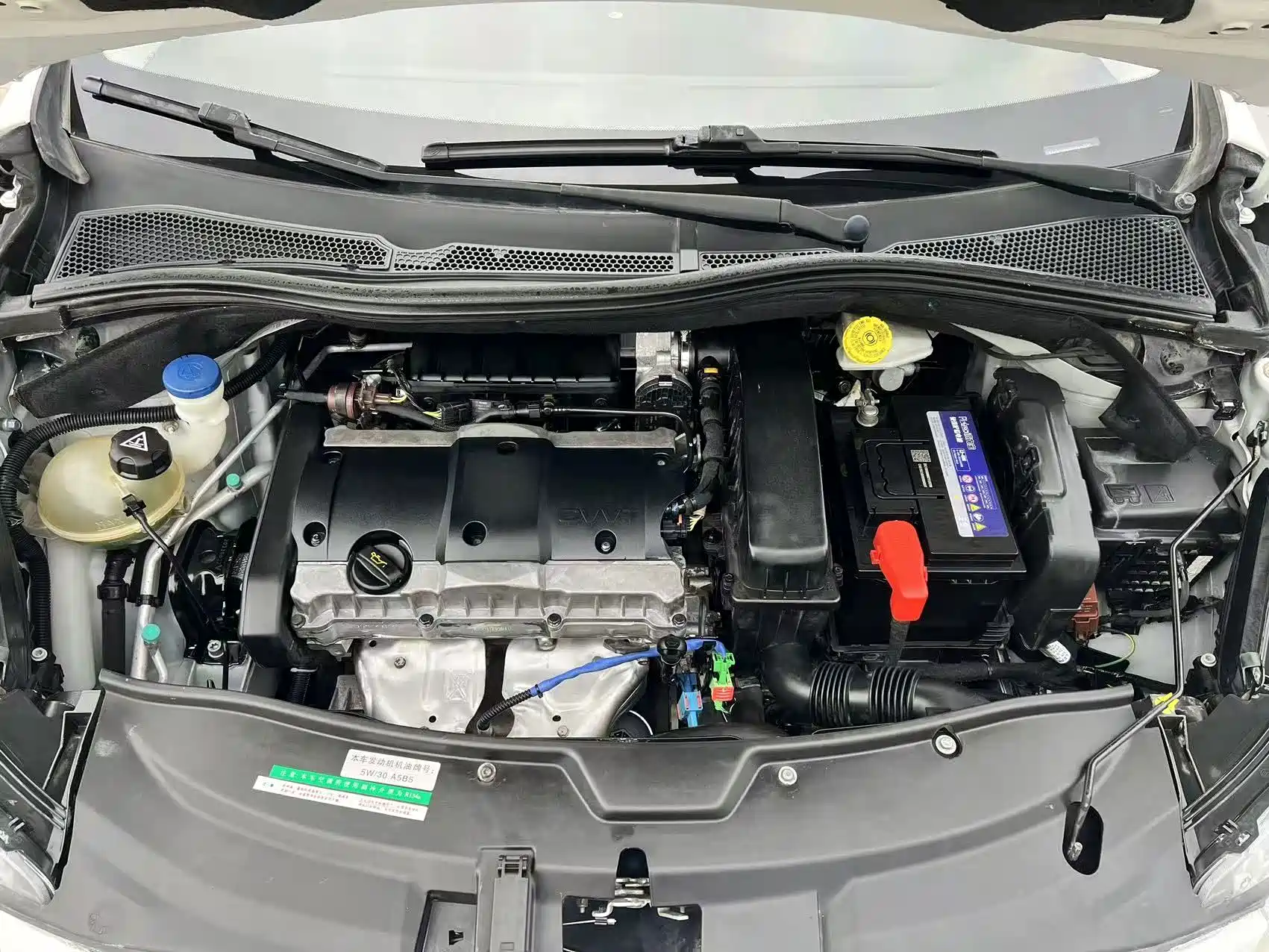 Photo 18 - Peugeot 2008