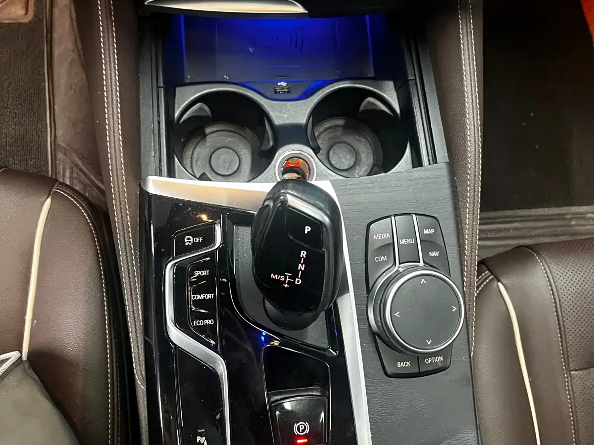 BMW 5 Series 2022 530Li xDrive M Sport Package фото 8