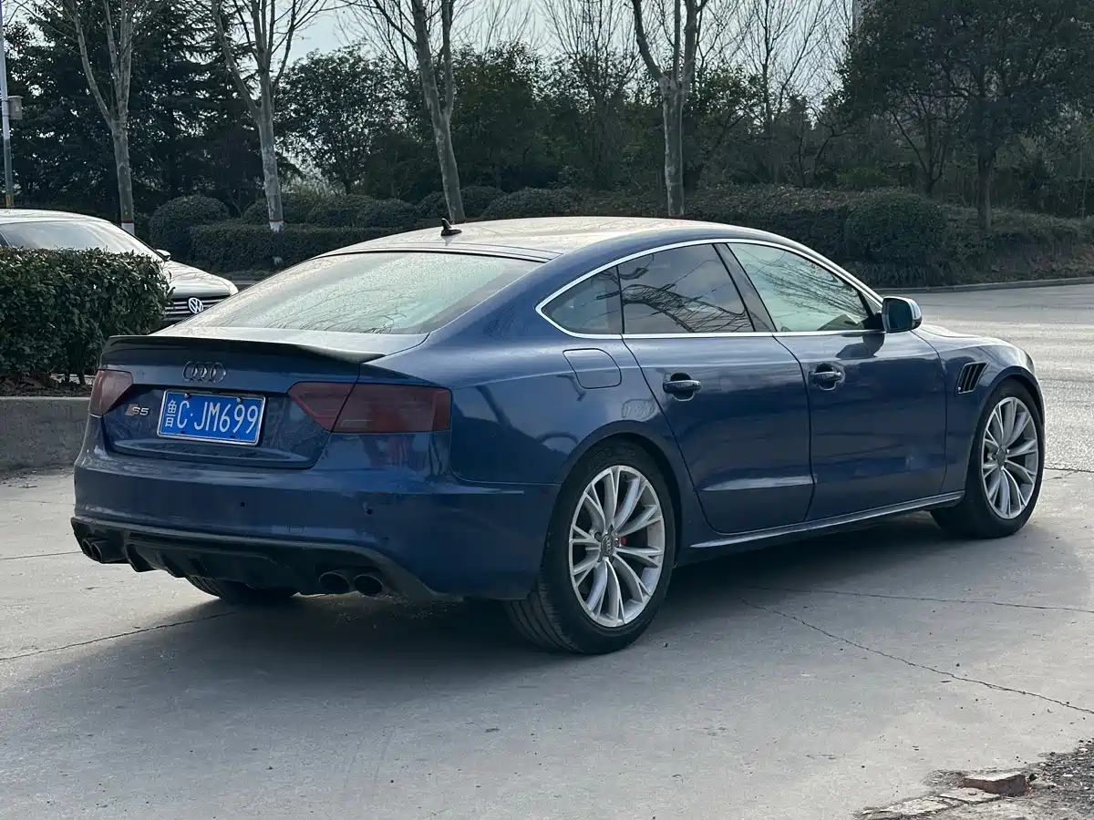 AUDI S5