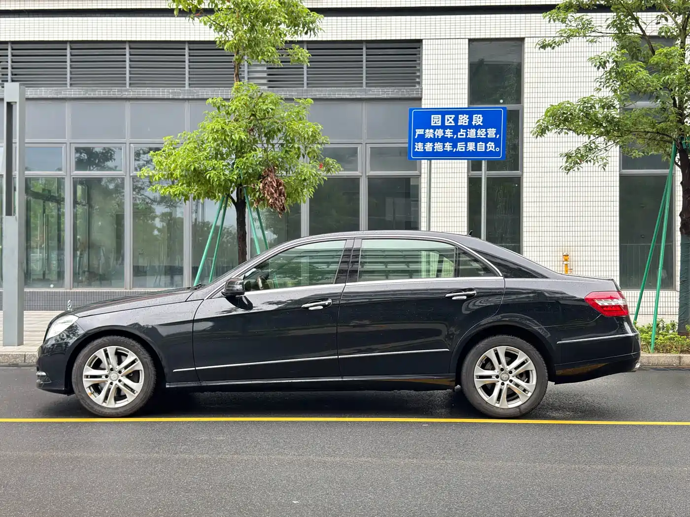 Mercedes-Benz E-Class 2011 E 300 L Elegance фото 4