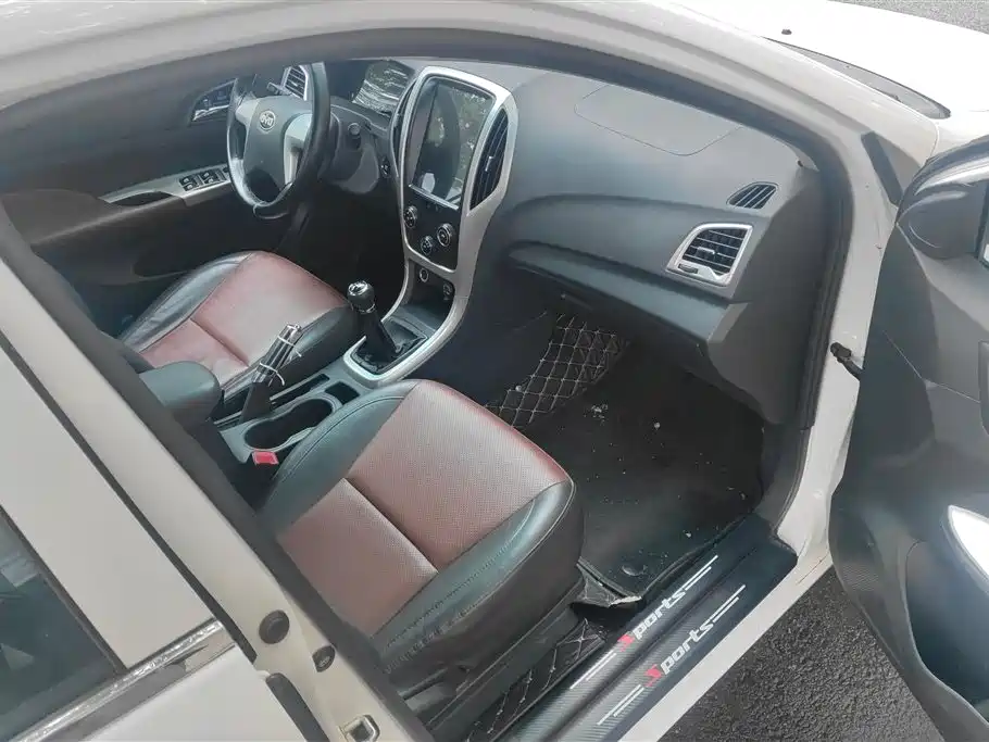 BYD F3 2015 Energy-saving Edition 1.5L Manual Comfort фото 8