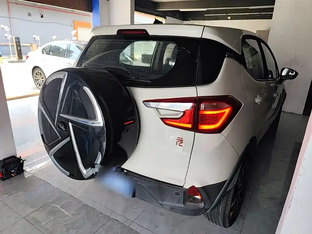 BYD Yuan 2016 1.5L Automatic Luxury фото 7