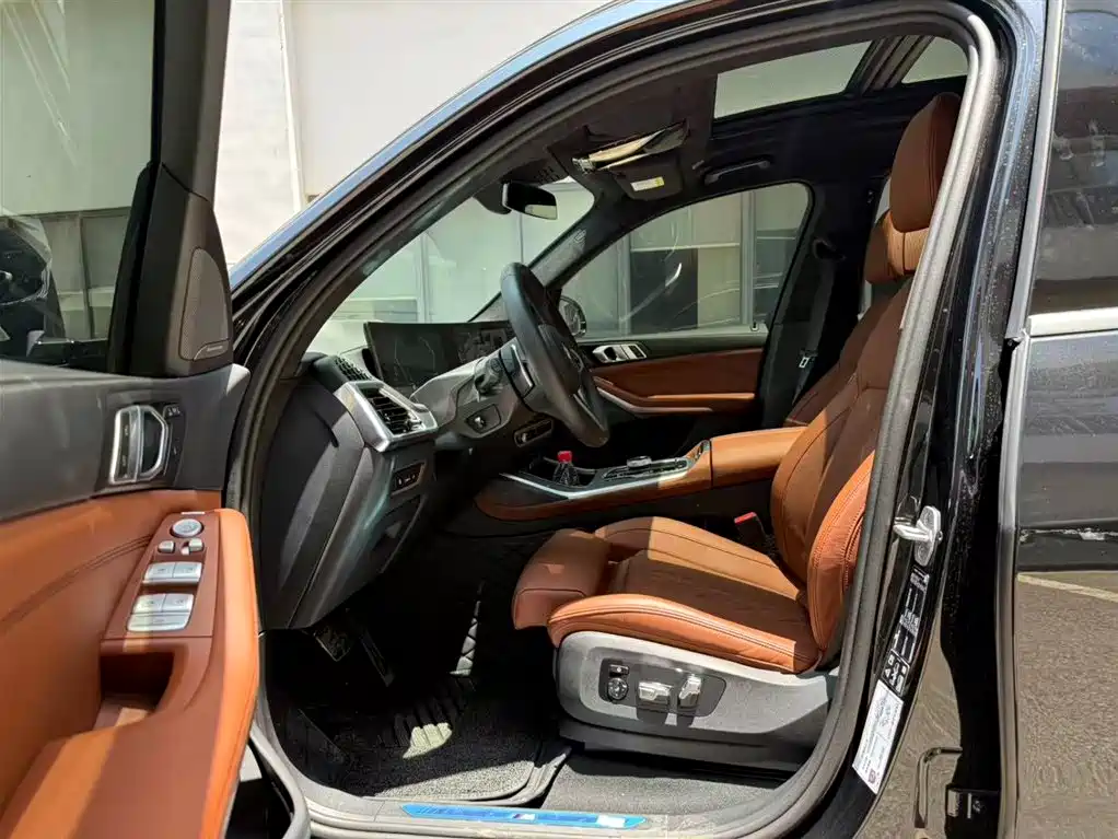BMW X7 2023 xDrive40i Exclusive M Sport Package фото 7