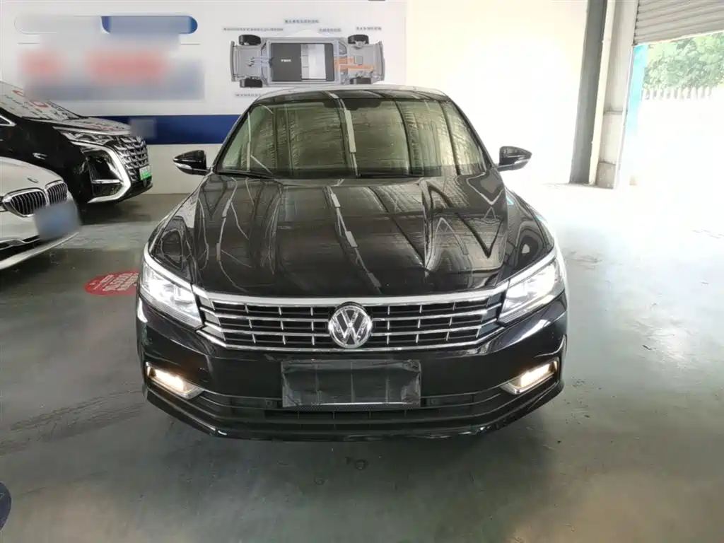Volkswagen Passat 2017 330TSI DSG Prestige фото 3