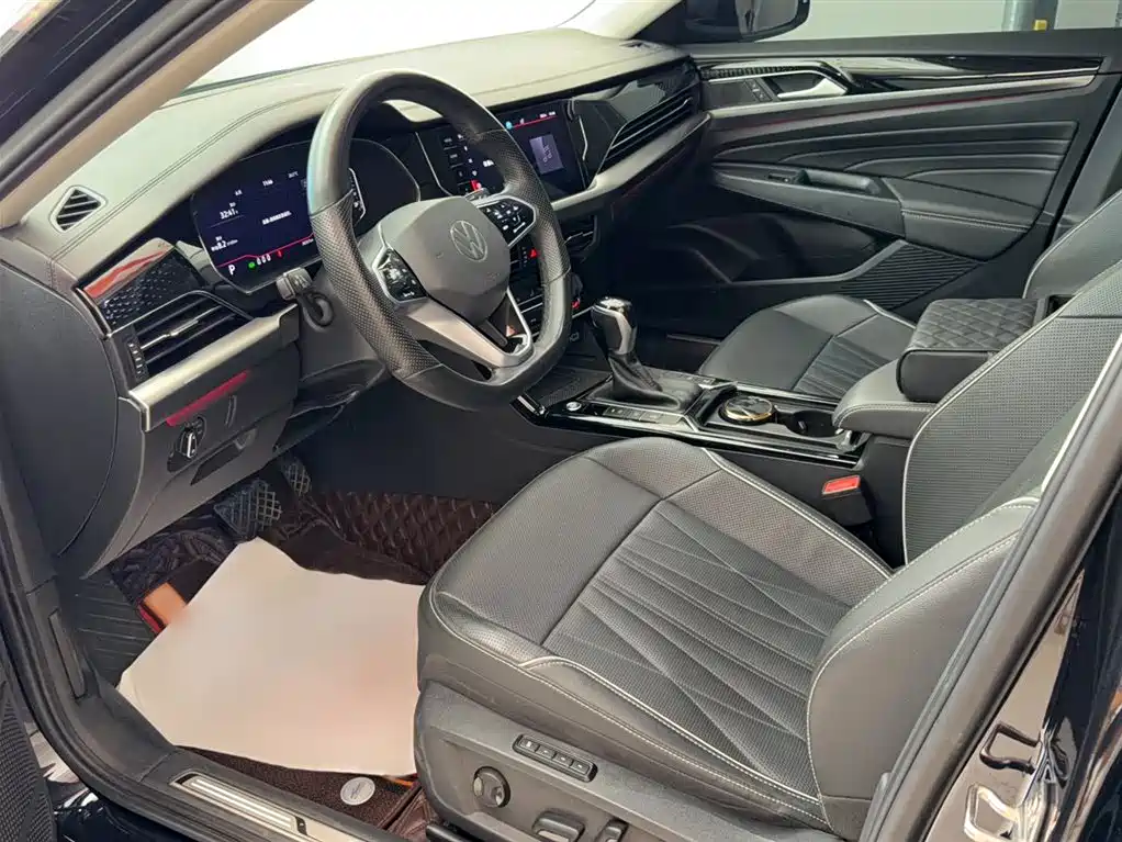 Volkswagen Passat 2023 Facelift 330TSI Starlight Luxury Edition фото 11